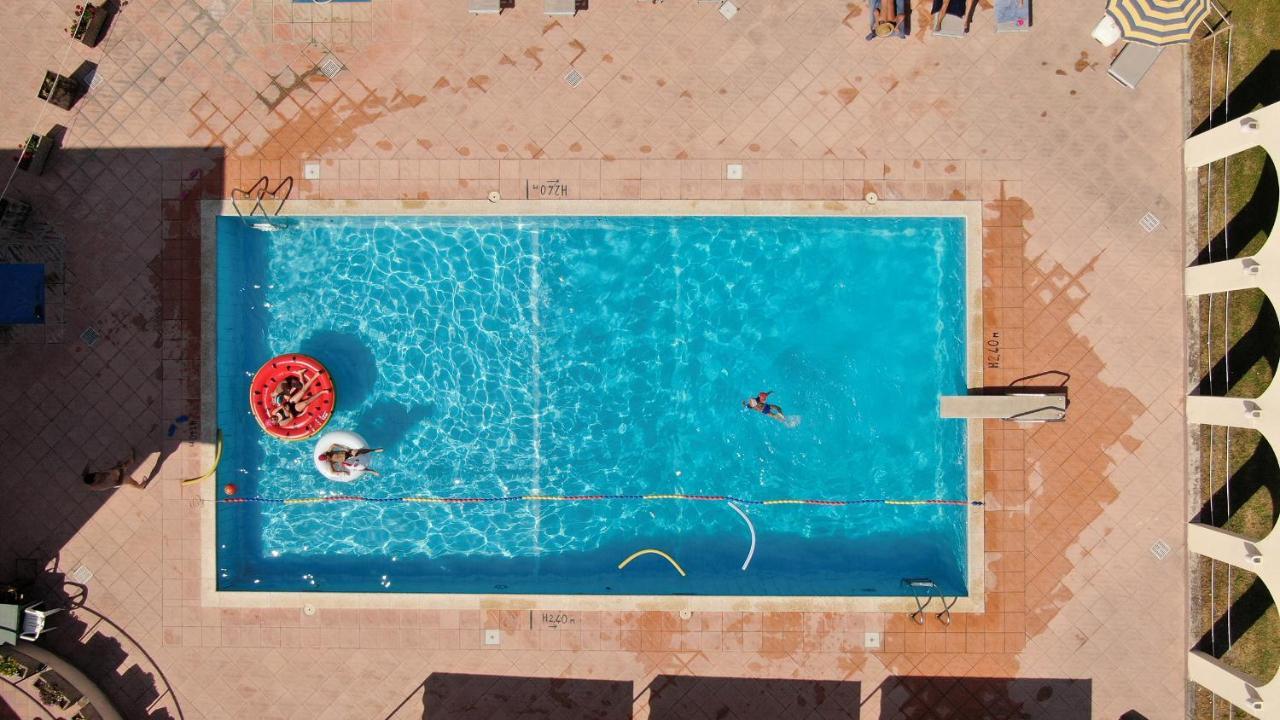 Hotel Vega بيرودجا المظهر الخارجي الصورة