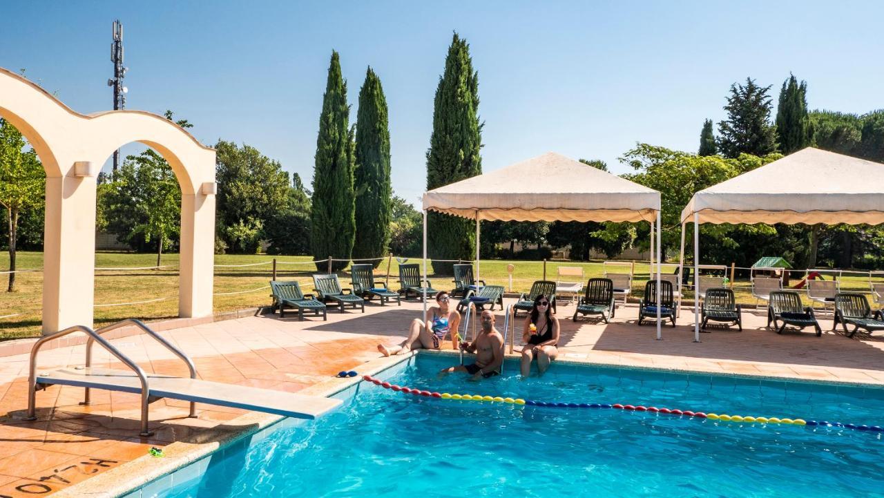 Hotel Vega بيرودجا المظهر الخارجي الصورة