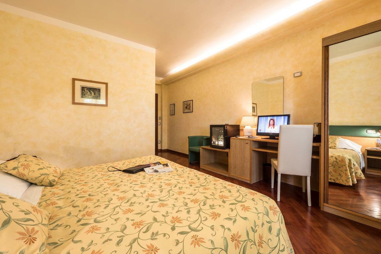 Hotel Vega بيرودجا المظهر الخارجي الصورة