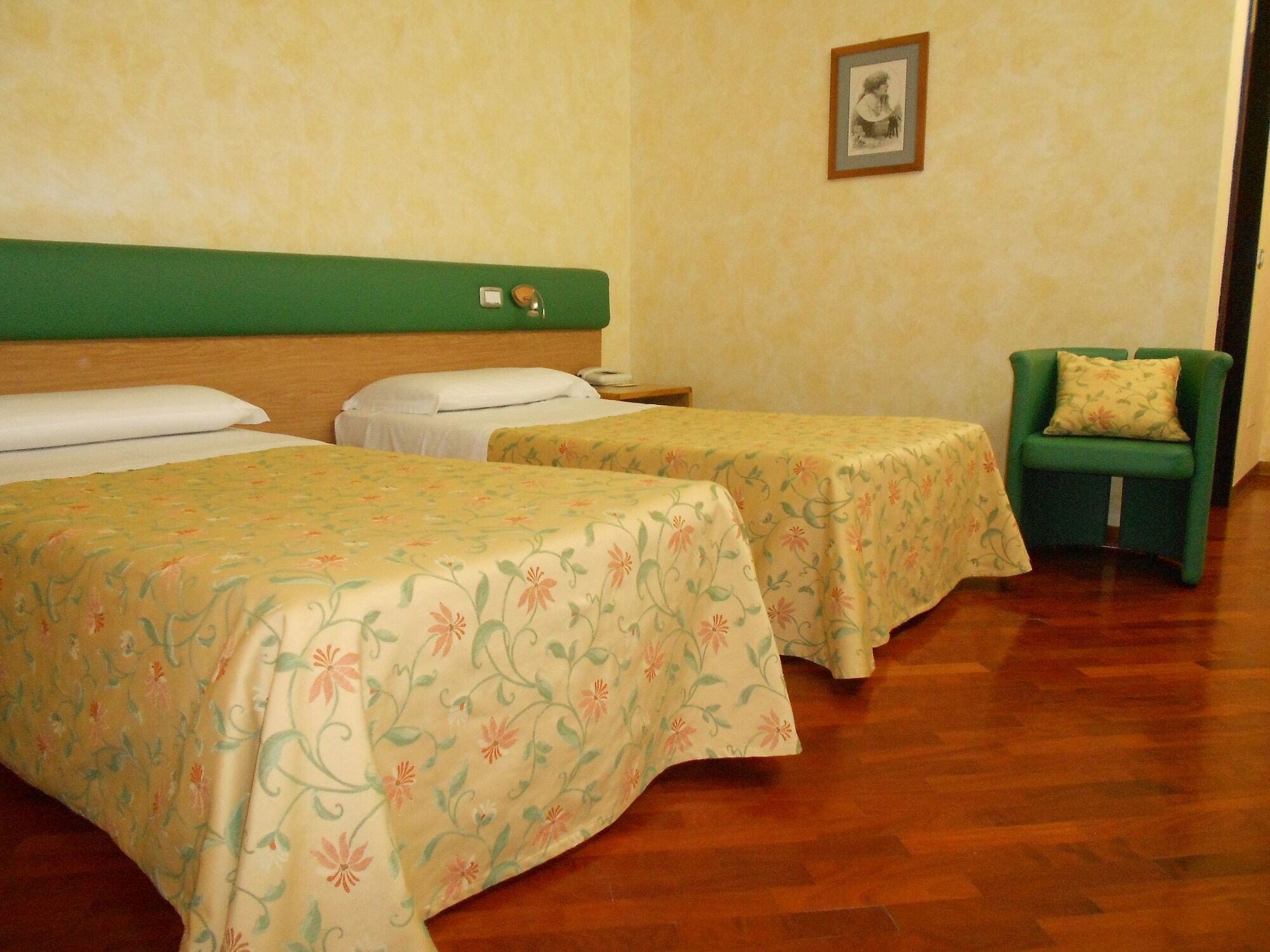 Hotel Vega بيرودجا المظهر الخارجي الصورة